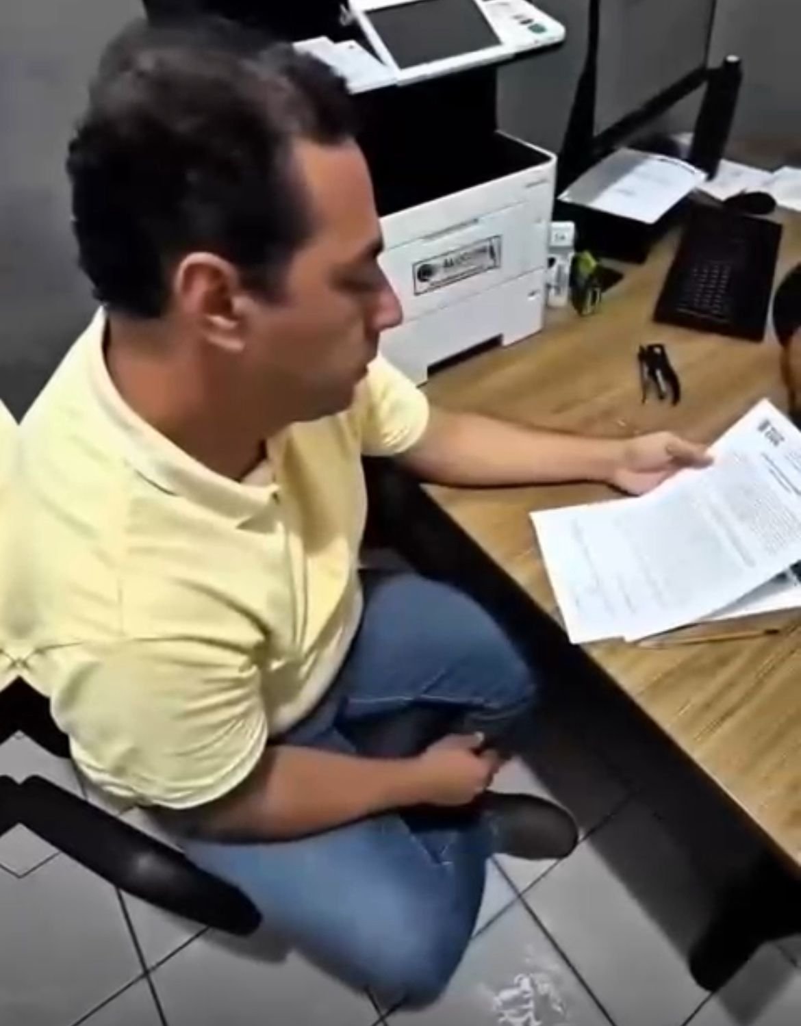 Prefeito De Lucena Registra Boletim De Ocorrência Na Polícia Civil, Denunciando Perseguição Contra Ele E Sua Família – Veja VÍdeo